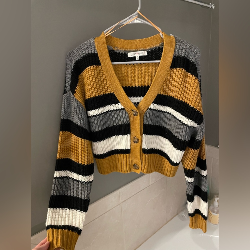 Beautiful& Elegant Stripped Cardigan